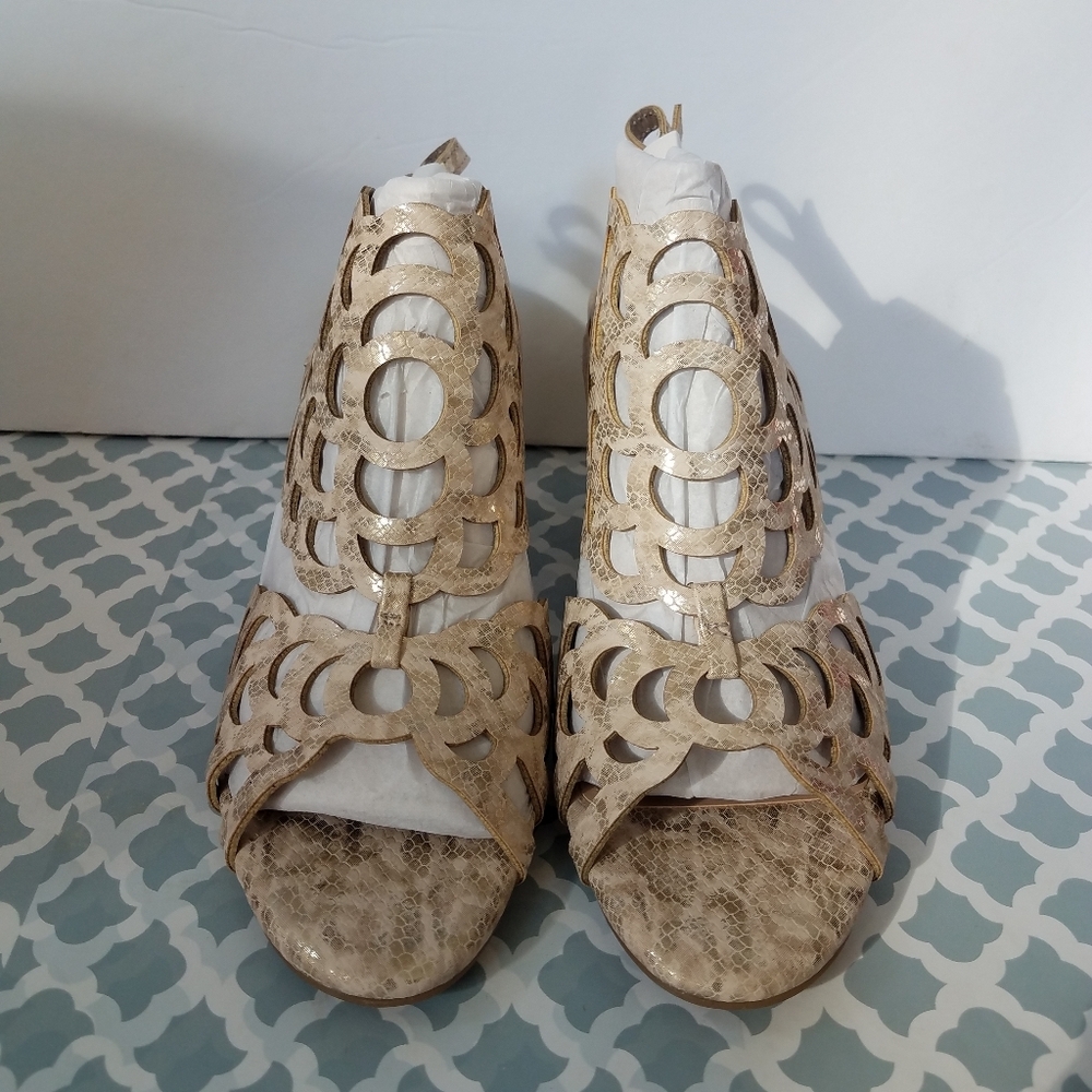 Nadirah Dress Sandal with Memory Foam 6.5 NIB - Picture 4 of 10